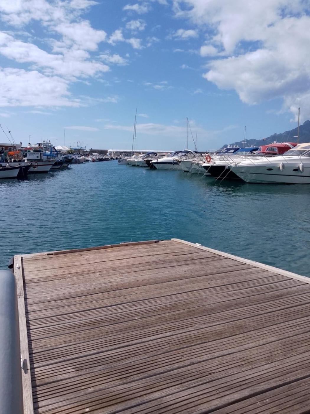 Casa Vacanza La Maison De Losyram Art Salerno Buitenkant foto